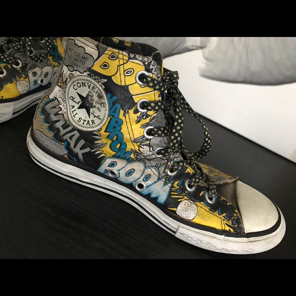 Batman comic converse